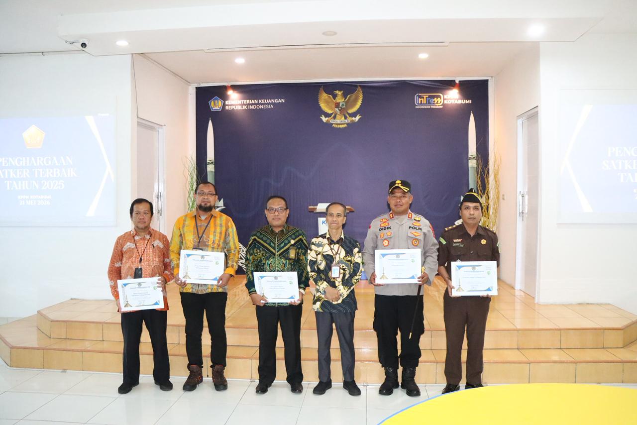 *Sosialisasi Digitalisasi Layanan KPPN dan Monev Anggaran, Polres Way Kanan Raih 4 Penghargaan dari KPPN Kotabumi*