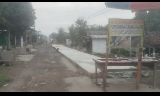 Warga dan Donatur Bergerak, Jalan Veteran Kampung Bhakti Negara Diperbaiki Secara Swadaya